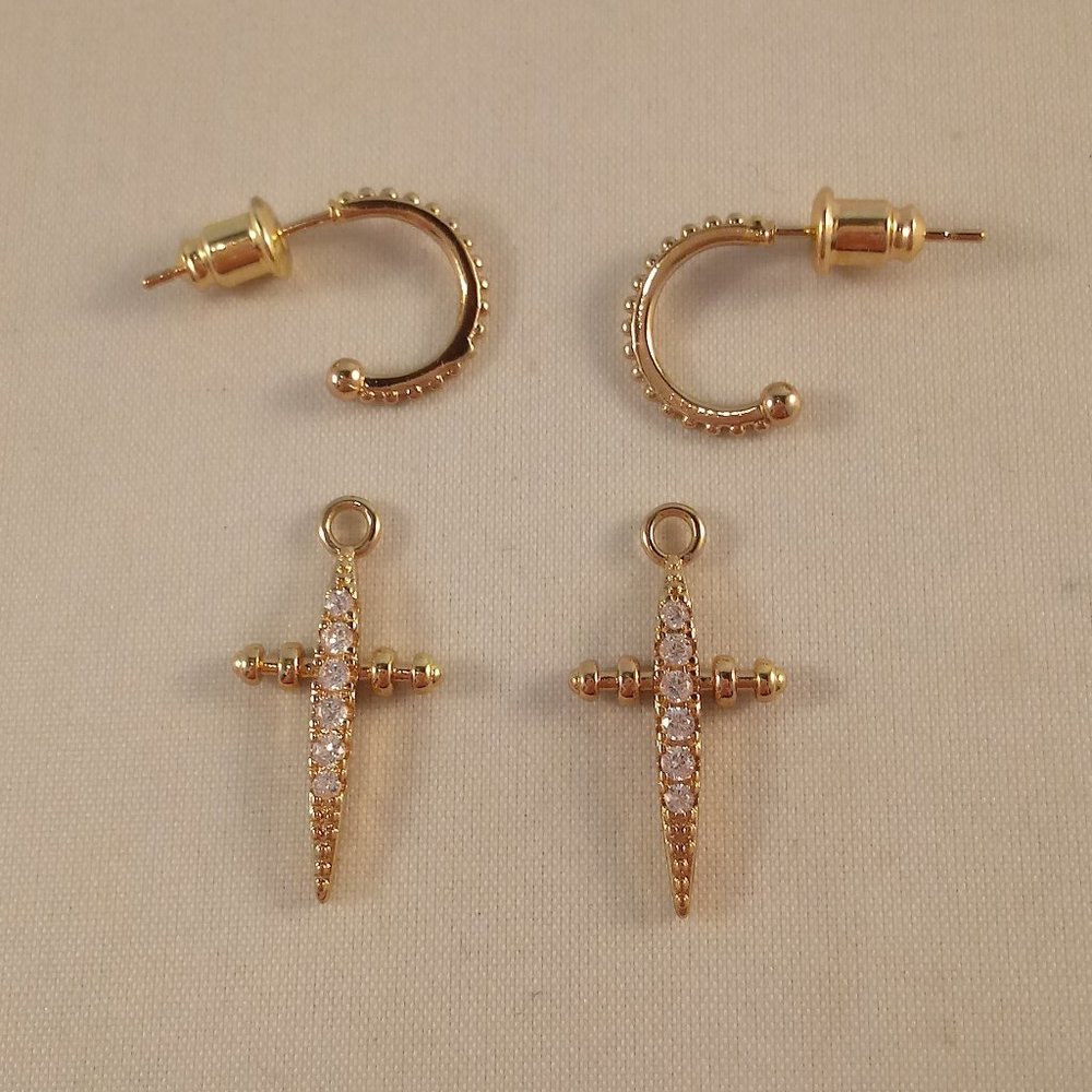 Men's 18K Yellow Gold + 925 Silver Diamond Zircon Cross Sword Stud Earrings Gift - Picture 3 of 6